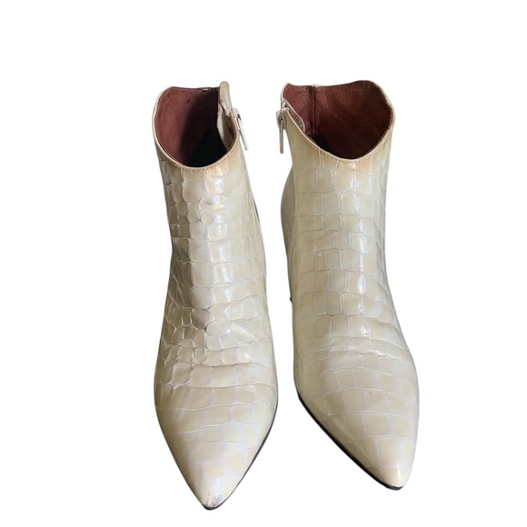 Hispanitas Cream Croc-Embossed Leather Ankle Boots. EU 37 (US 6.5) - Picture 2 of 9